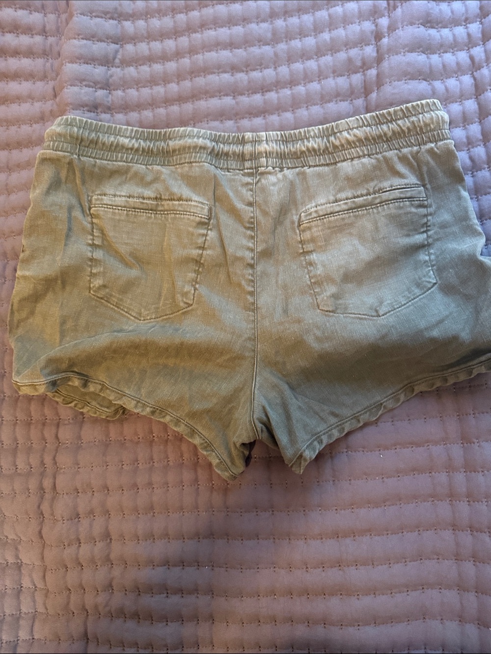 Casual Drawstring Women’s Shorts - Olive Green - Picture 3 of 3